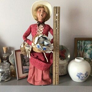 Byers Choice Ltd TheCarolers figurine 12 inch tall vintage 2000